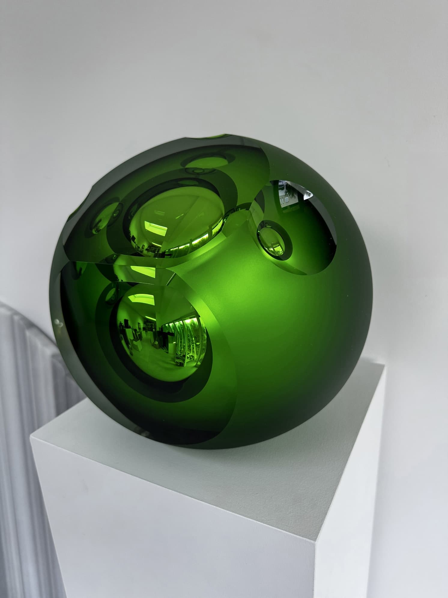 VIVID EMERALD EYE