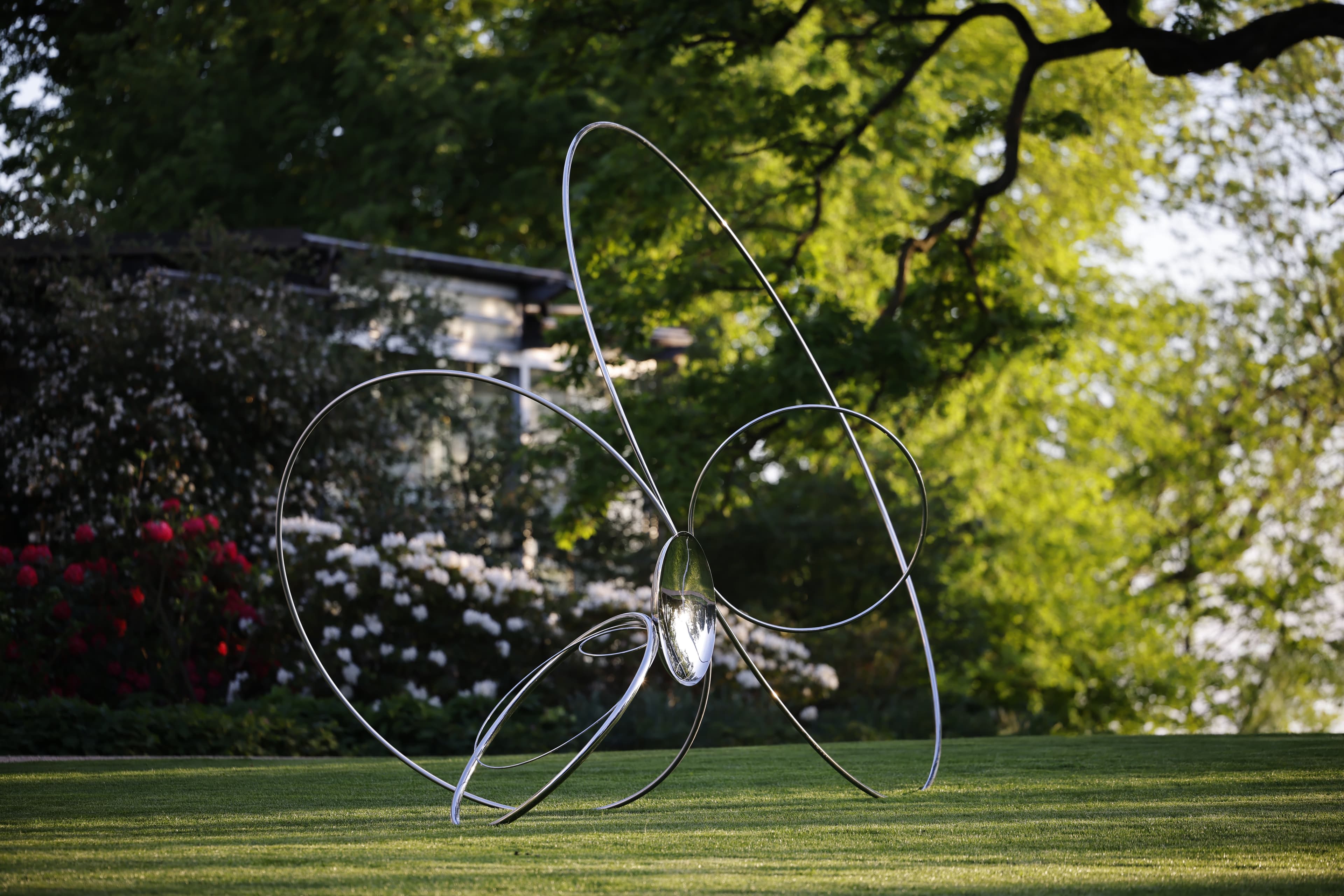 7 SILVER CIRCLES